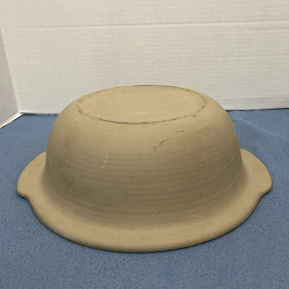 Pampered Chef Family Heritage Collection Tan 12.5
